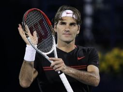 El suizo saluda luego de ganar su encuentro con Michael Llodra en el torneo de Dubái. REUTERS  /