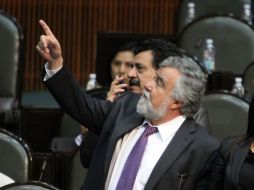 No puede haber un órgano autónomo que esté tan encima de las prestaciones establecidas en la ley, expresó el diputado. NTX  /