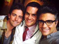 Mane de la Parra junto a Juan Pablo Raba y Jaime Camil caracterizados como sus personajes. JAIMECAMIL.COM.BR  /