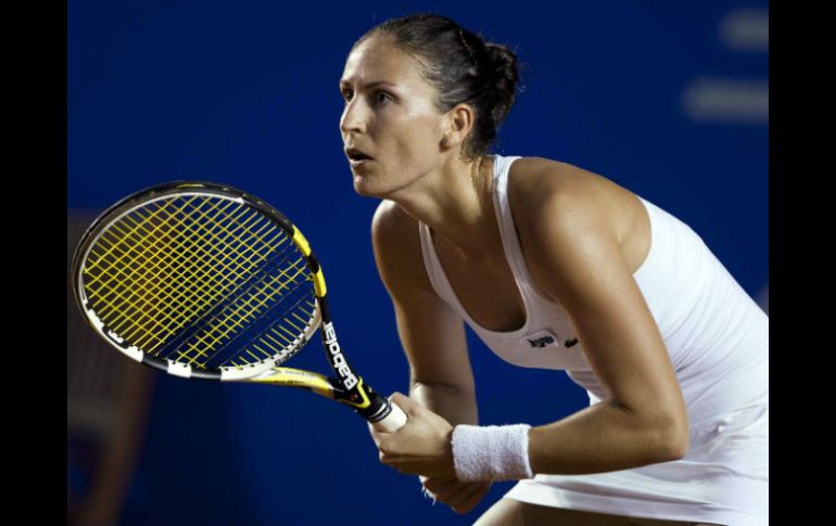 Nada pudo hacer la española Arantxa Parra ante la italiana Flavia Pennetta en Acapulco. MEXSPORT  /