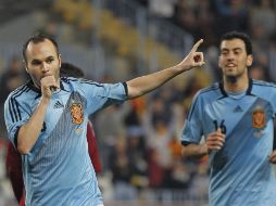 Iniesta definió con su tranquilidad habitual. EFE  /