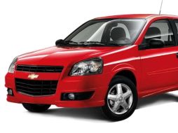 Imagen de catálogo del modelo más reciente del Chevy cuyo precio ronda los 100 mil pesos. ESPECIAL  /