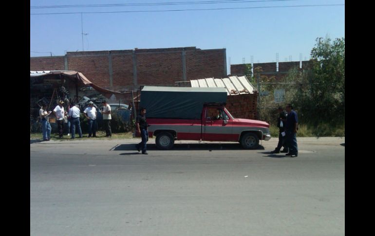 A la escena del crimen acudieron agentes de la Procuraduría estatal y elementos del Instituto Jalisciense de Ciencias Forenses.  /