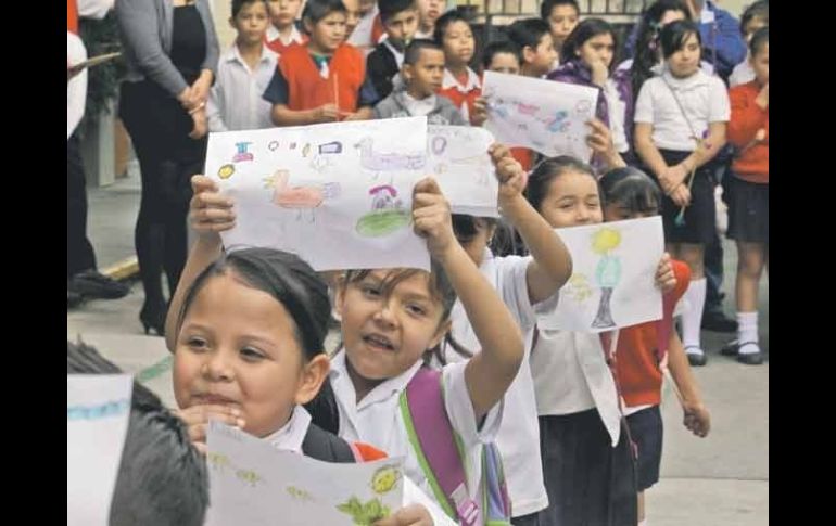 Letras para volar es impulsado por la Universidad de Guadalajara en conjunto con la Fielding Graduate University de California.  /