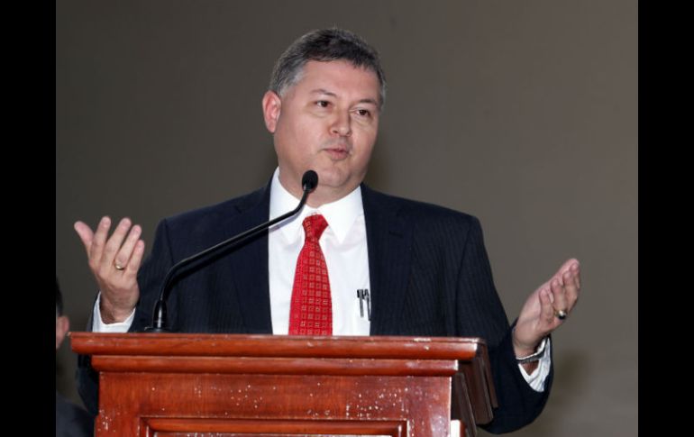 Durante el discurso del informe anual de actividades, el director del Campus Guadalajara, Héctor Nuñez de Cázares.  /