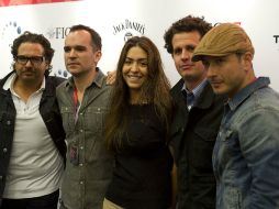 Productores y parte del elenco de la película ''Ventanas al Mar'' en su encuentro con la prensa asistente al Festival.  /