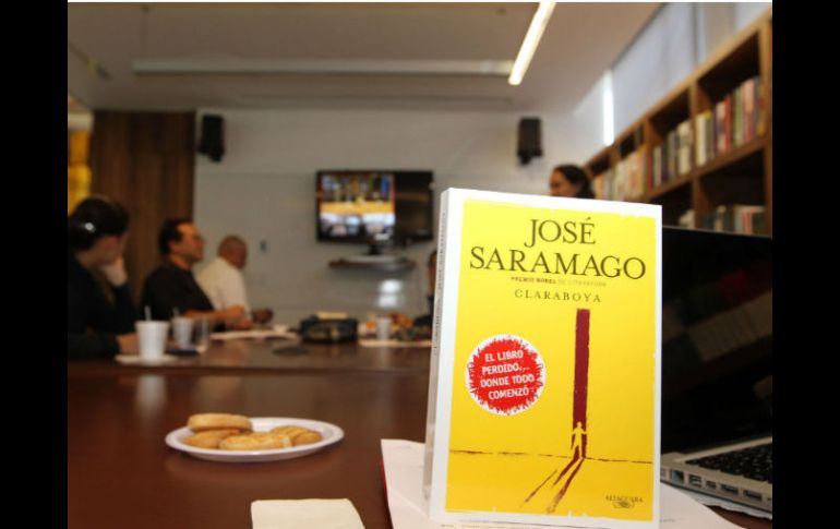 A través de una videoconferencia se presentó desde madrid a la ciudad de México el libro Claraboya de José Saramago. NOTIMEX.  /