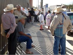 Ex braceros exigen les sean devueltos sus ahorros. ARCHIVO  /