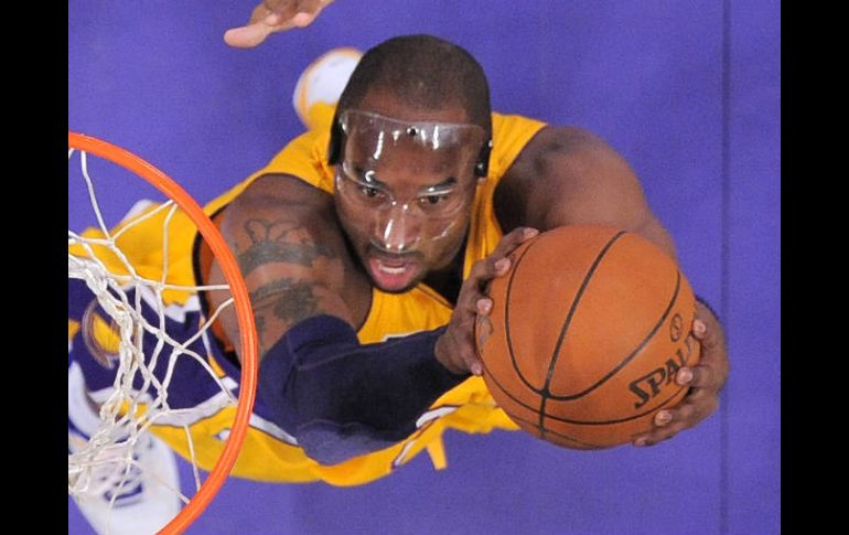 Kobe Bryant es el máximo anotador de la jornada. AP  /