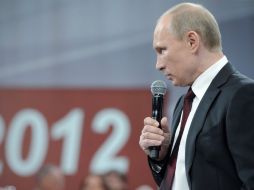 Vladimir Putin se ha mantenido como el hombre fuerte del país incluso sobre el presidente Medvedev. ARCHIVO  /