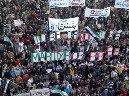 Manifestantes sirios durante una protesta en Idlib. EFE  /