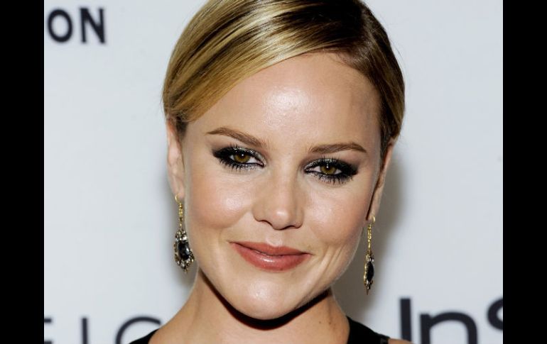 Abbie Cornish participa en la cinta ''The Girl'', que también se enlista como candidata a ganar en Tribeca. AP  /