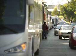 Los afectados suman casi 200 autobuses e igual número de operadores, y a cada uno se le adeudan aproximadamente 20 mil pesos.  /