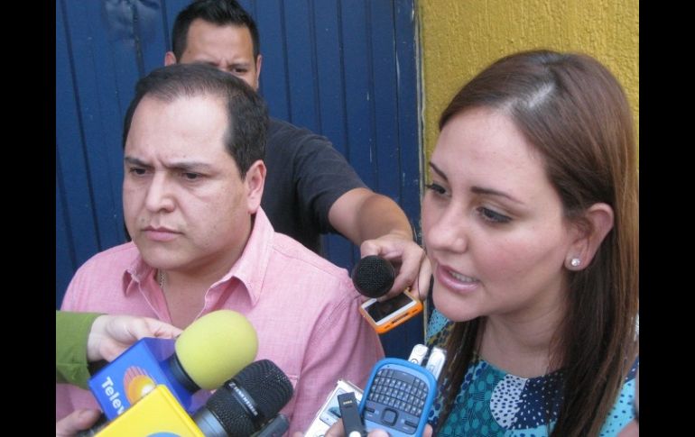 La diputada del PRI, Mariana Fernández y el diputado Luis Armando Córdoba, acudieron a la PGJEJ. ESPECIAL  /