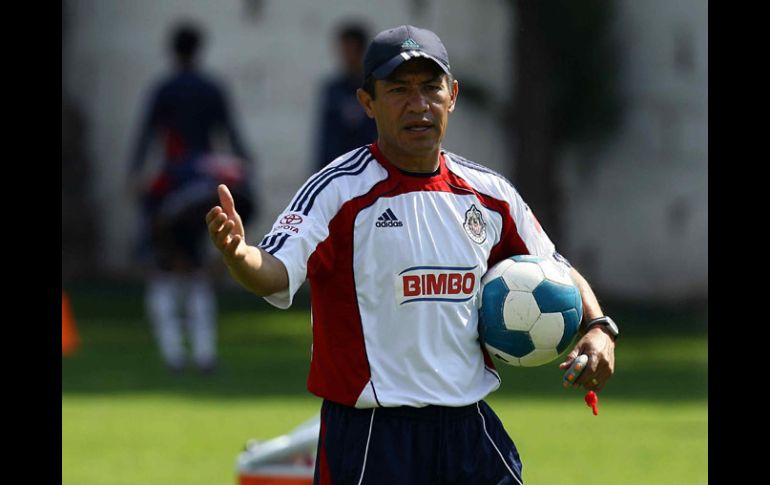 Ignacio Ambriz será llamado a cuentas por la directiva de Chivas. MEXSPORT  /