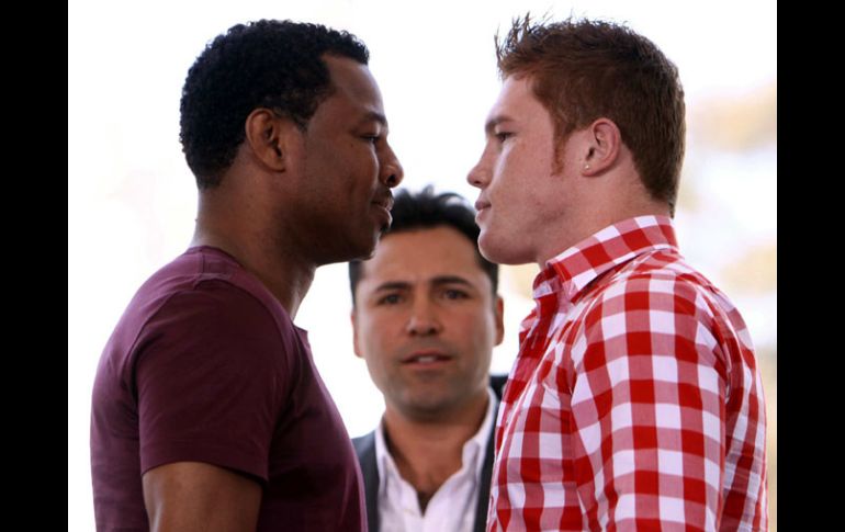 Shane Mosley y Saúl Álvarez dicen que van por el título el 5 de mayo. MEXSPORT  /