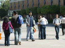 Dirigentes y alumnos universitarios, en contra del antidoping para prevenir el consumo de drogas y alcohol. ARCHIVO  /