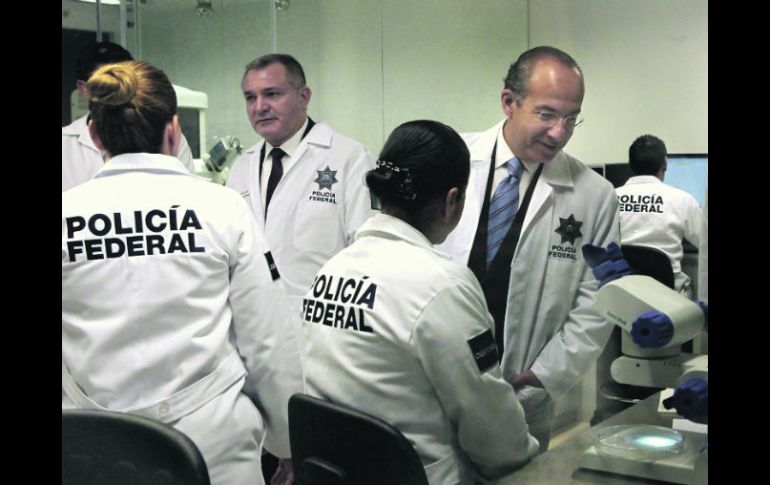 El mandatario Felipe Calderón durante la inauguración de las instalaciones de la División Científica de la Policía Federal.EL UNIVERSAL  /