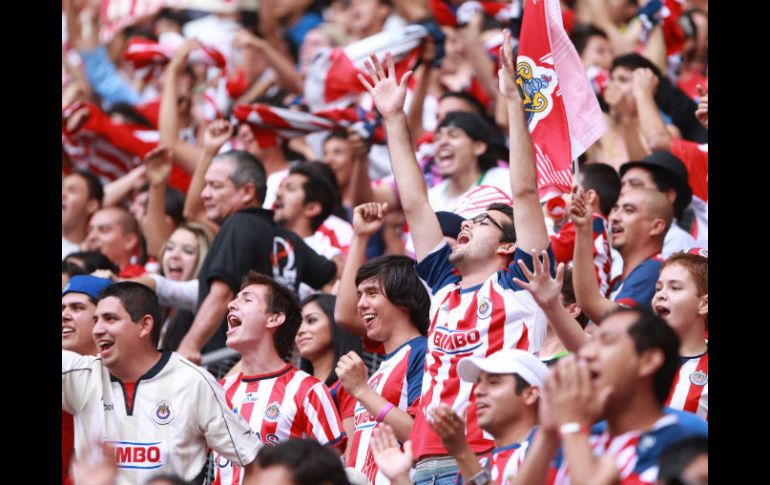 La afición rojiblanca responderá esta tarde en el Estadio Omnilife.  /