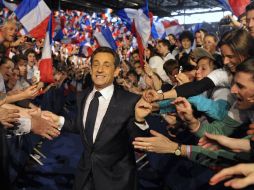 Sarkozy en un mitin hoy, en París. Las encuestas electorales no lo favorecen. REUTERS  /