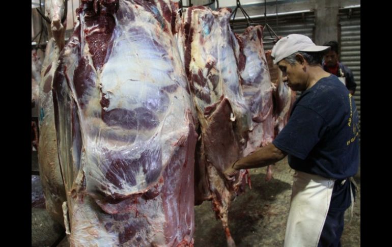 El titular de la Sagarpa dice que con las instalaciones de TIF se incrementará la competitividad de la industria de la carne.  /