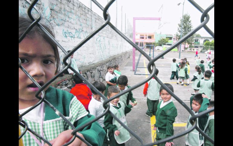 Uno de los objetivos de las vallas perimetrales es impedir el acceso de ladrones al interior de las escuelas.  /