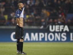 El defensa Walter Samuel, del Inter, lamenta la elimianción de su equipo en la CHampions League. AP  /