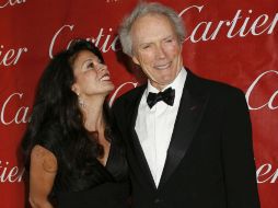 El programa se centra en Dina Eastwood, quien ha estado casada desde 1996 con el actor y director galardonado con el Oscar. ESPECIAL  /