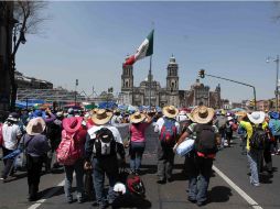 Integrantes de la Coordinadora Nacional de Trabajadores de la Educación durante su arribo al Zócalo. NTX  /