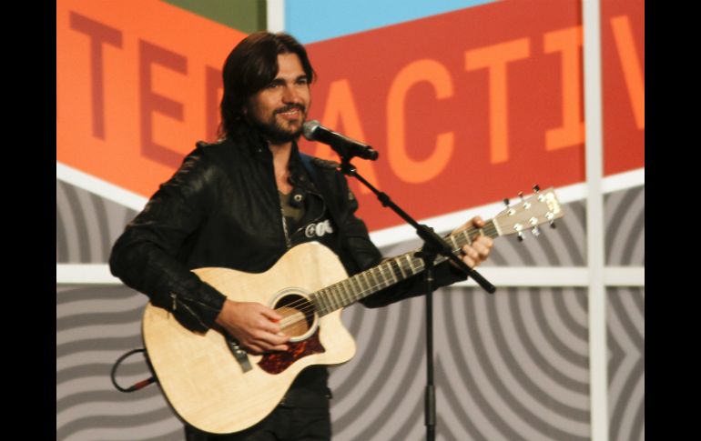 Juanes parece tener las energías renovadas por el resultado de su disco ''Unplugged''. AP  /