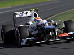 Sergio Pérez durante la sesión de clasificación en el circuito de Albert Park en Melbourne, Australia. EFE  /