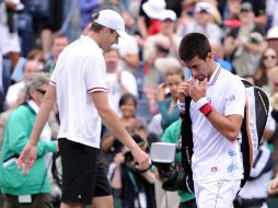 Novak Djokovic (der) buscaba su tercer título en Indian Wells. AP  /