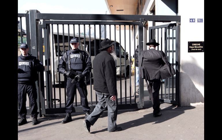 Autoridades francesas refuerzan la seguridad en otros colegios judíos como precaución. AFP  /