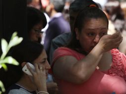 Las fallas en redes son por la cantidad de gente que llama a sus familiares para cerciorarse de que estén bien. NTX  /