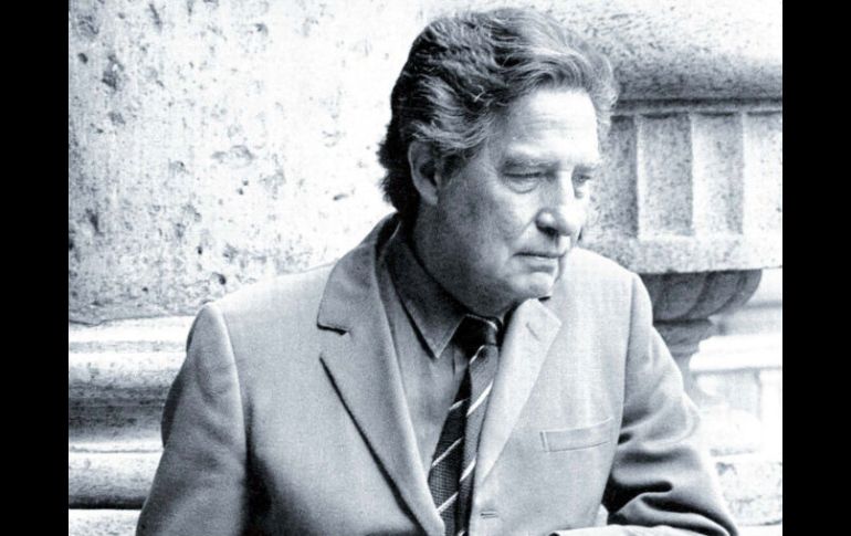 La poeta Malva Flores y el académico John King realizarán los estudios introductorios. En la image, el poeta Octavio Paz. ARCHIVO  /