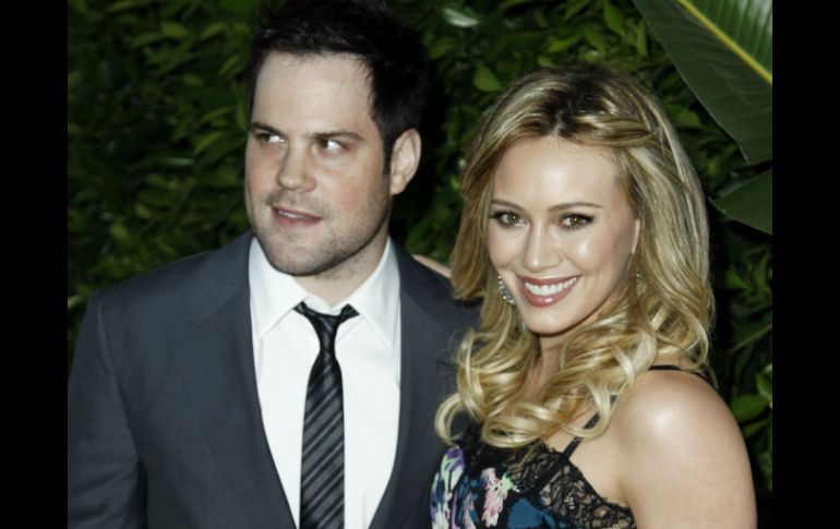 Hilary Duff y su marido, Mike Comrie, pusieron por nombre Luca Cruz Comrie a su bebé. AP  /