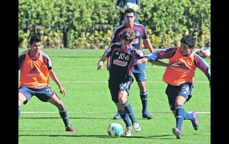 El atacante sinaloense anotó la semana pasada su primer gol como futbolista profesional (1-0 ante Defensor Sporting).MEXSPORT  /