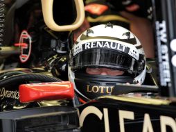 En el Gran Premio de Australia, Räikkönen se salió de la pista y quedó hierba adherida al radiador del coche. AFP  /