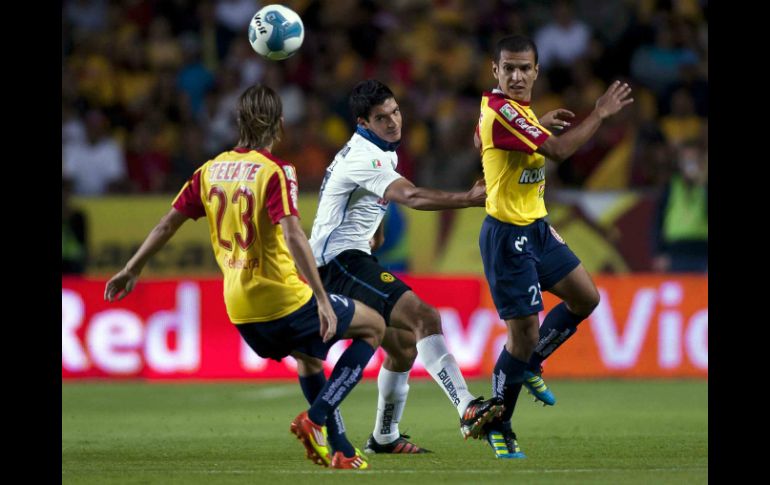 Jaime Lozano de Morelia (D), durante juego de semana 12 del Clausura 2012.MEXSPORT  /