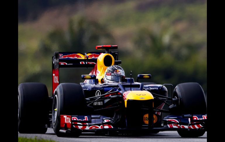 Vettel no ha encontrado la puesta a punto del Red Bull. AP  /