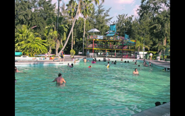 Calor. Villa Corona cuenta con diversos balnearios de aguas termales,  una opción para el rélax y el entretenimiento.  /