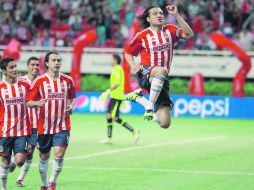 Héctor Reynoso celebra su anotación la cual cayó por la vía penal en el segundo tiempo.  /