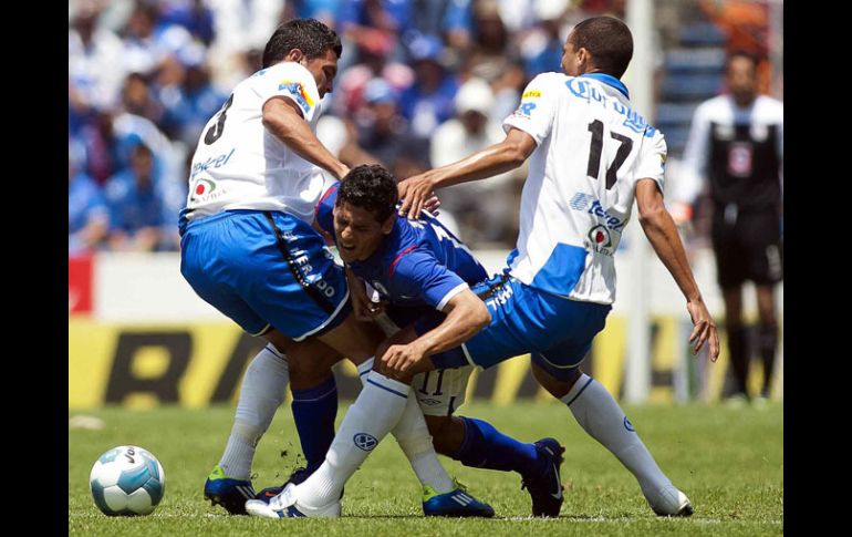 Las acciones en el Cuauhtémoc fueron muy disputadas por los dos equipos. MEXSPORT  /