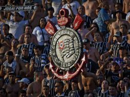 Los aficionados del Corinthians celebraron la victoria de su equipo. EFE  /