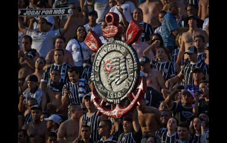 Los aficionados del Corinthians celebraron la victoria de su equipo. EFE  /