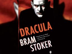 Diseño de cubierta de una de las ediciones del libro de Bram Stoker. ESPECIAL  /