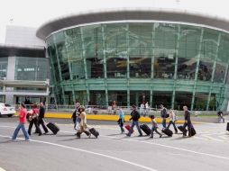 Policías Federales detuvieron al sujeto en el Aeropuerto Internacional de Guadalajara proveniente de Panamá. ARCHIVO  /