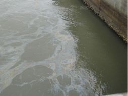 Una gran cantidad de agua fue contaminada durante en incidente en la planta japonesa. ARCHIVO  /