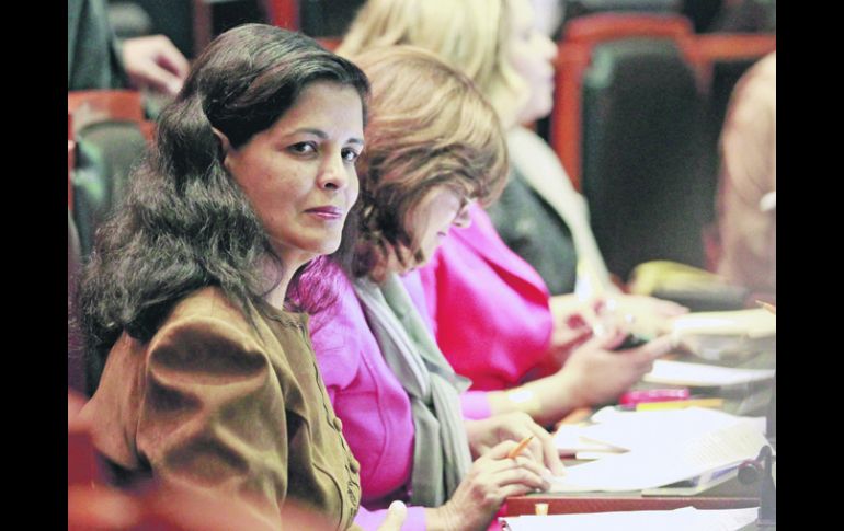 La priista Rocío Corona, una de las actuales diputadas en el Congreso de Jalisco, junto a algunas de sus compañeras en el Legislativo.  /