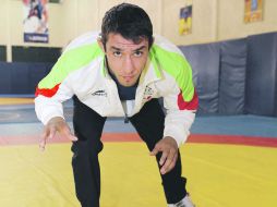 El atleta de lucha libre, Guillermo Torres, buscará por todos los medios tener una preparación con fogueo internacional.  /